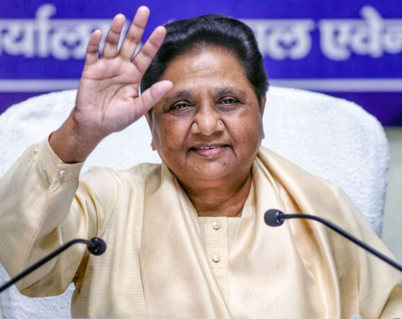 बिहार चुनाव में अकेले उतरेगी बसपा, मायावती ने आकाश आनंद को दी बड़ी जिम्मेदारी