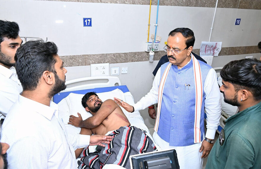 UP News: बाराबंकी लाठीचार्ज पर डिप्टी सीएम केशव मौर्य भड़के, बोले- "बर्बर कार्रवाई बर्दाश्त नहीं होगी"