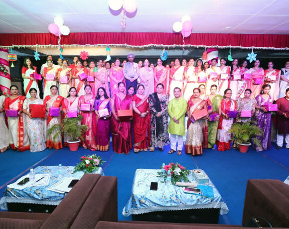 शिक्षक दिवस 2025: अवध कॉलेजिएट में धूमधाम से हुआ आयोजन, शिक्षकों को मिला विशेष सम्मान