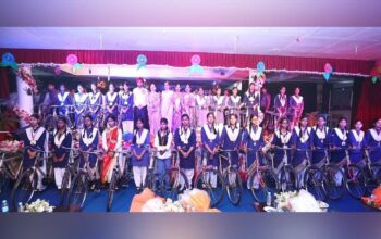 Igniting Minds, Creating Future: अवध कॉलेजिएट दरोगा खेड़ा में वार्षिक समारोह व पुरस्कार वितरण धूमधाम से सम्पन्न