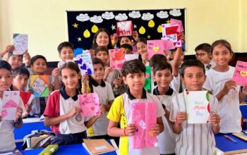 हीरालाल यादव ग्रुप ऑफ कॉलेजेज में धूमधाम से मनाया गया मदर्स डे, माताओं को किया सम्मानित