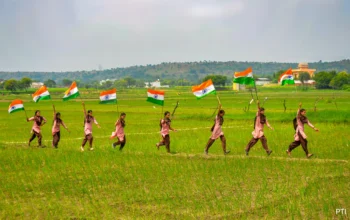 ये तिरंगा अभी और ऊँचा उठेगा