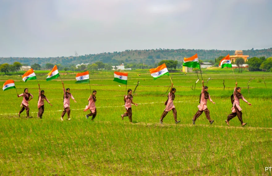 ये तिरंगा अभी और ऊँचा उठेगा